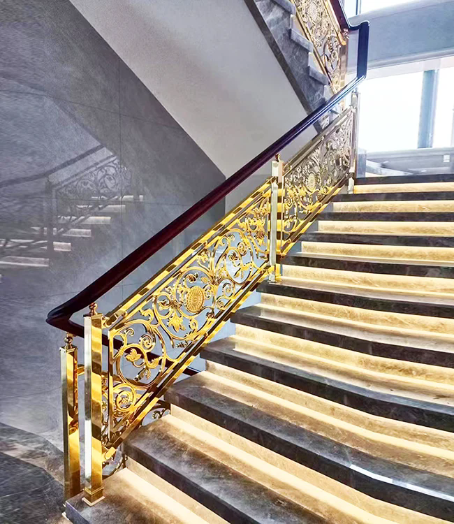 Nola hobetzen da eskailera-baranda segurtasuna eta estiloa arkitektura modernoan?